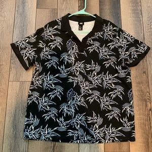 H&M all over print polo sz. L